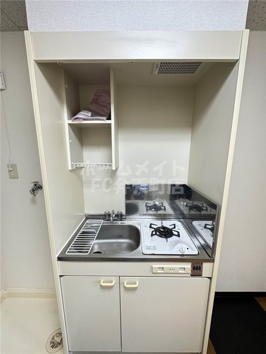 キッチン　コンパクトなキッチンで掃除もラクラク