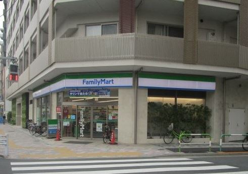 コンビニ　ファミリーマート（コンビニ）まで120m
