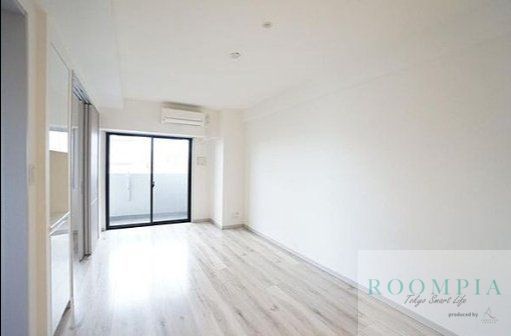 居室・リビング　写真は同マンション別号室のものとなります。