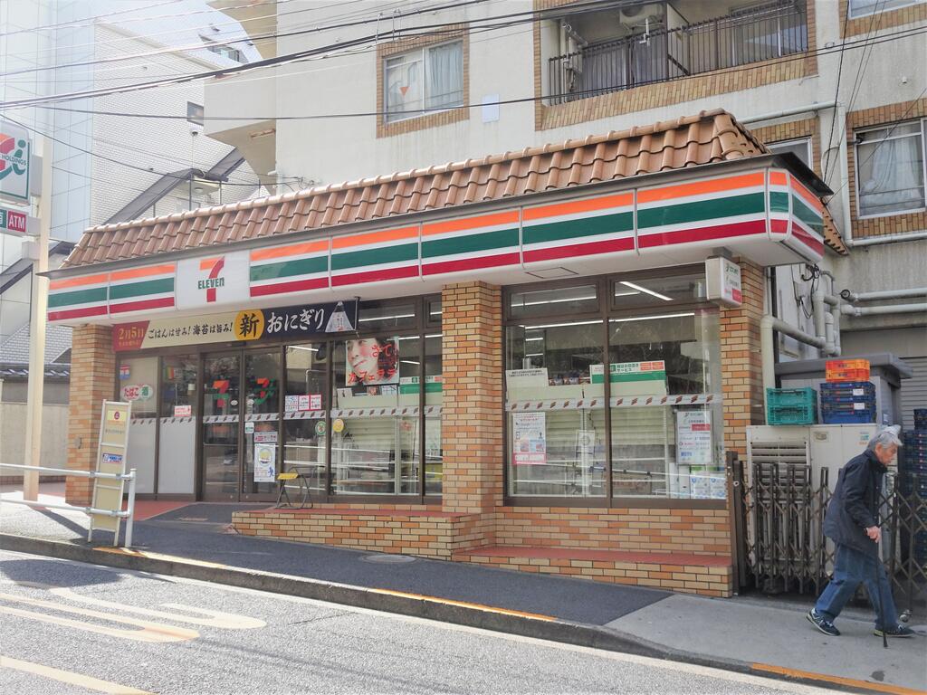 コンビニ　セブンイレブン（コンビニ）まで500m