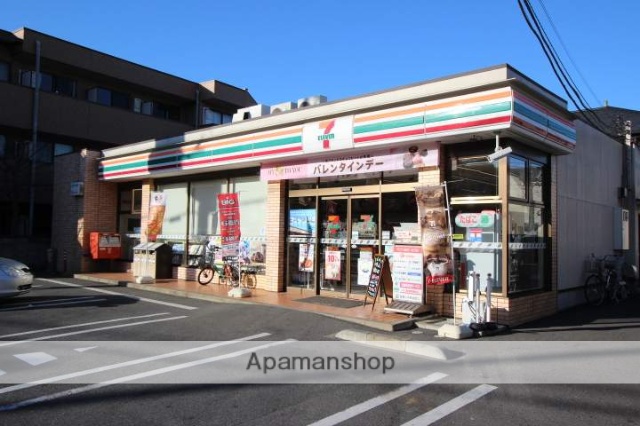 コンビニ　セブンイレブン（コンビニ）まで840m