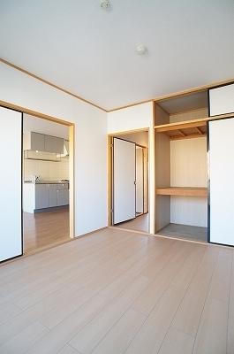 居室・リビング　写真は別のお部屋のものです。