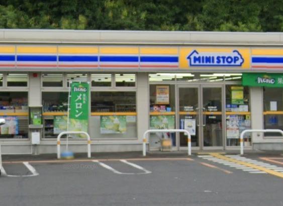 コンビニ　ミニストップ八潮柳之宮店（コンビニ）まで1605m