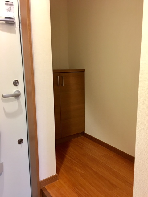 収納　階段下はちょっとした物置スペースに♪靴もこちらへ