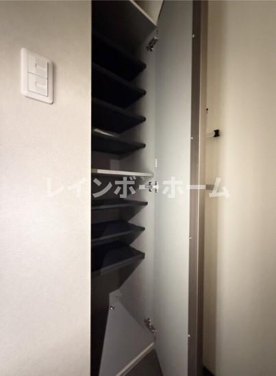 玄関　※同施工会社参考写真
