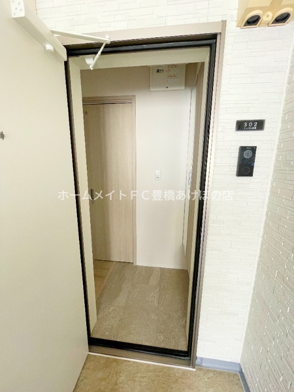 玄関　同型別部屋写真