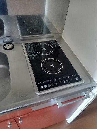 キッチン　部屋によってコンロのタイプが異なります。