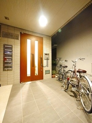 エントランス　高級感あるエントランスです!