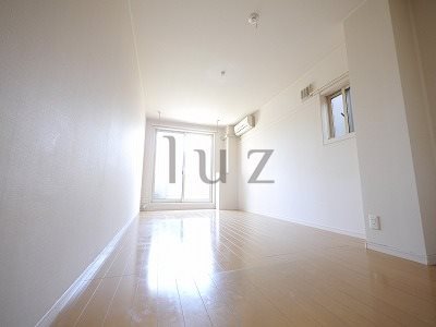 居室・リビング　広々としたお部屋です！