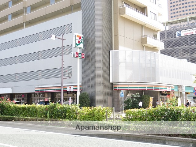 コンビニ　セブンイレブン（コンビニ）まで201m