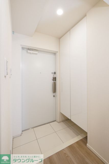 玄関　※写真は同タイプ住戸です。