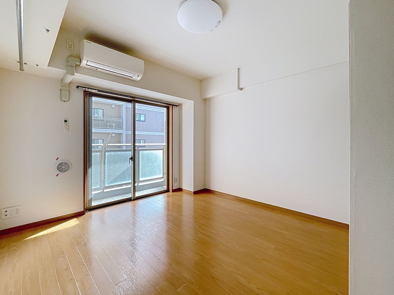 居室・リビング　※別部屋の写真です