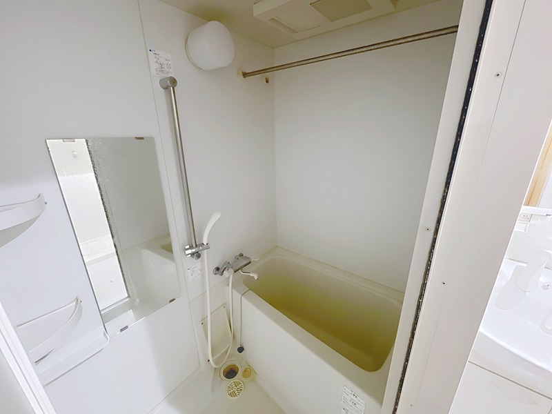 バス・シャワールーム　※別部屋の写真です