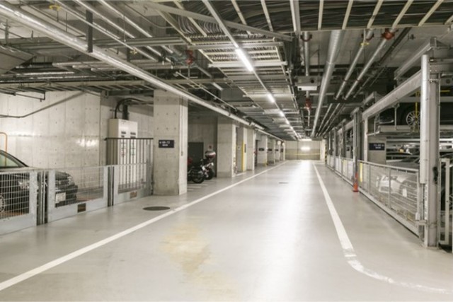 駐車場　駐車場