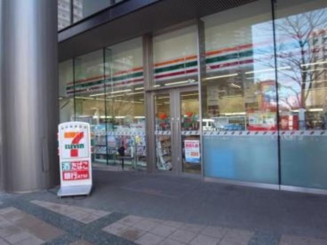 コンビニ　セブンイレブン豊洲3丁目店（コンビニ）まで813m