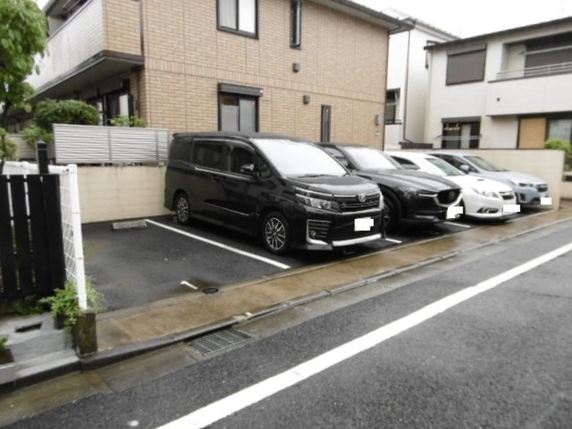 駐車場　敷地内駐車場