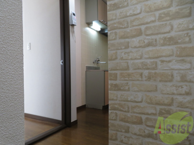 玄関　玄関から撮影しました。すぐにお部屋が見えないのがポイントです