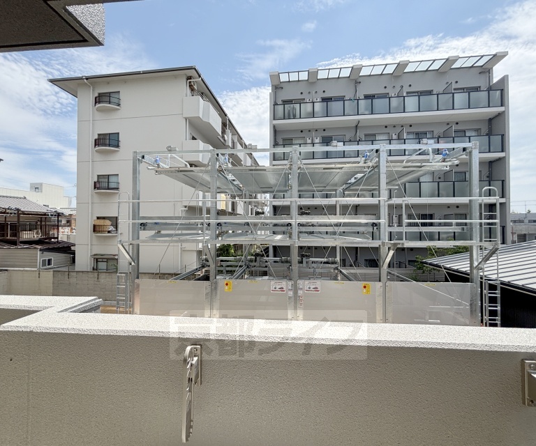 建物外観　・建設中