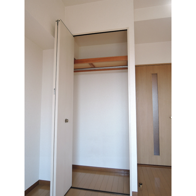 収納　※掲載写真は同物件別部屋です。