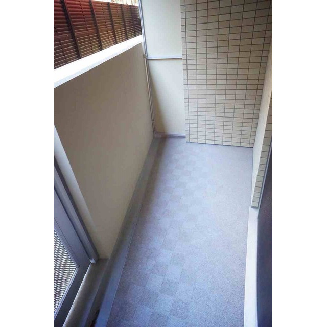 バルコニー　※別タイプ（Ｗ－Ｃ）、１階の写真です。