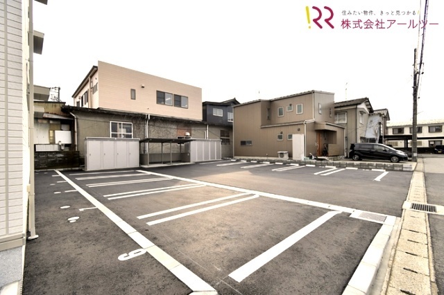 駐車場　敷地内駐車場