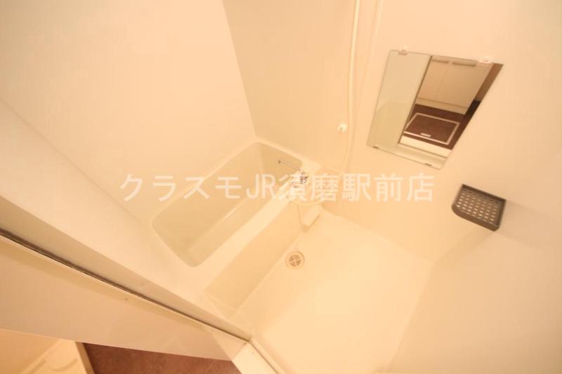 バス・シャワールーム　一日の疲れを洗い流す大切な空間。ゆったりくつろいでください。