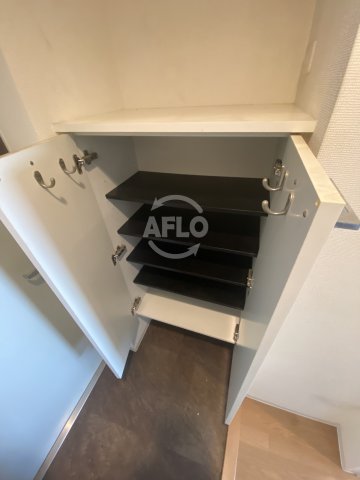 収納　TLRレジデンス高井田　シューズボックス