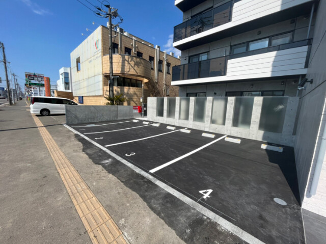 駐車場　駐車場