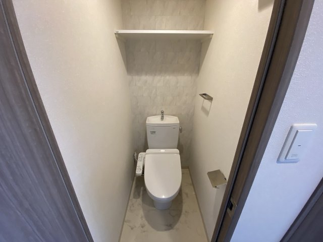 トイレ　落ち着いた空間のトイレです