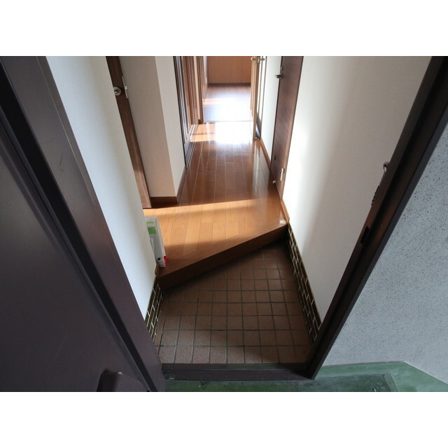 岡田マンションの玄関写真