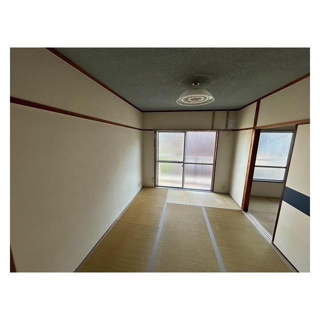 西村マンションの居間写真