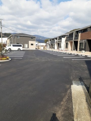 駐車場　車をお持ちの方に嬉しい駐車場付きの物件です