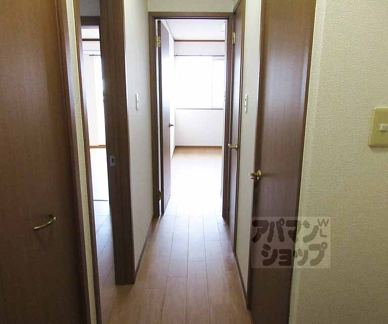 その他部屋・スペース　玄関から各部屋に繋がる廊下です。