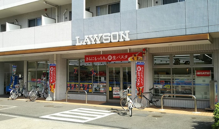 コンビニ　ローソン下馬三丁目店（コンビニ）まで145m