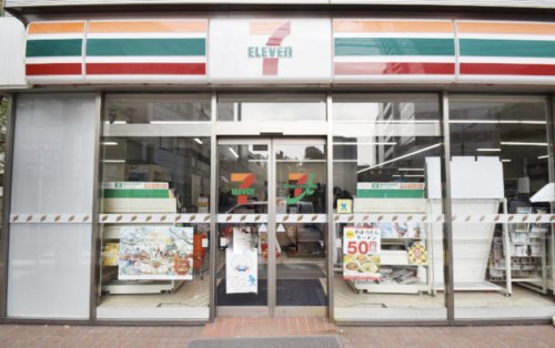 コンビニ　セブンイレブン 杉並芦花公園店（コンビニ）まで522m