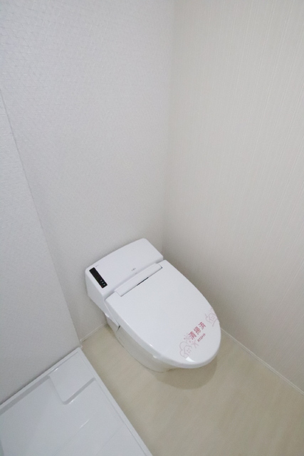 トイレ　温水洗浄便座