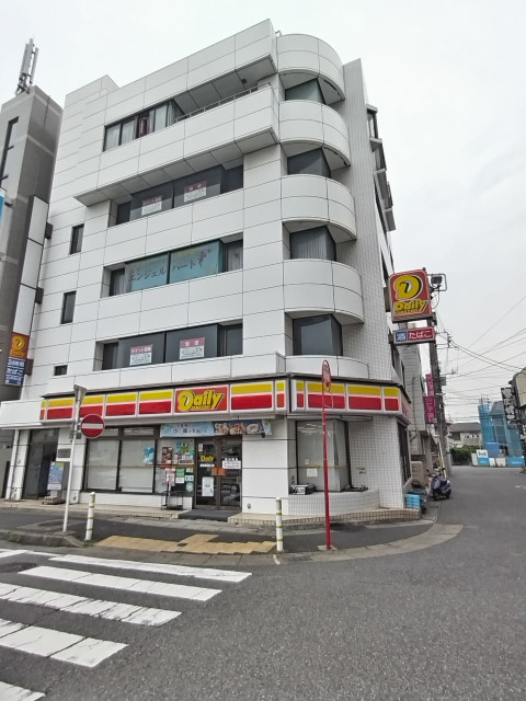 コンビニ　デイリーヤマザキ　都賀駅西口店（コンビニ）まで400m