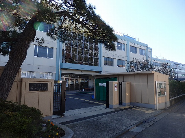 中学校　川崎市立西中原中学校（中学校）まで235m