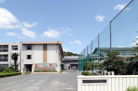 中学校　石井中学校（中学校）まで593m