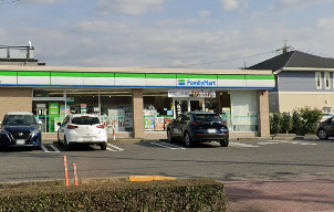 コンビニ　ファミリーマート 長久手武蔵塚店（コンビニ）まで305m