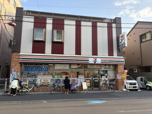 コンビニ　セブンイレブン 川崎大師東門前店（コンビニ）まで308m