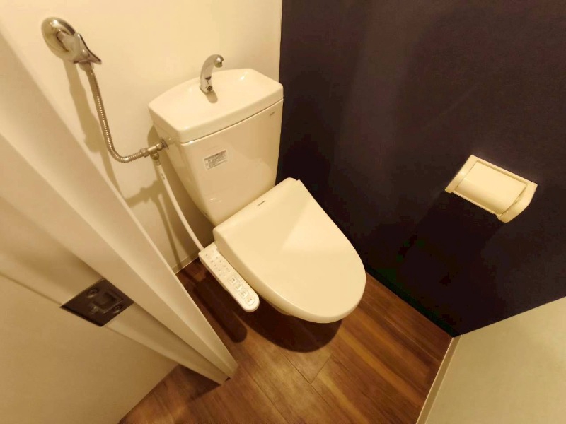 トイレ　トイレです。お洒落なクロスが使われていました！