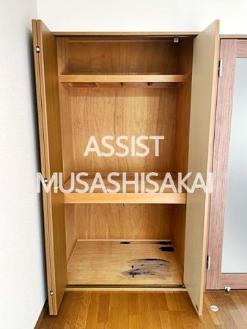 収納　写真：設備同仕様の別物件です