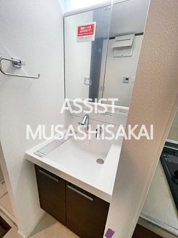 洗面設備　写真：設備同仕様の別物件です