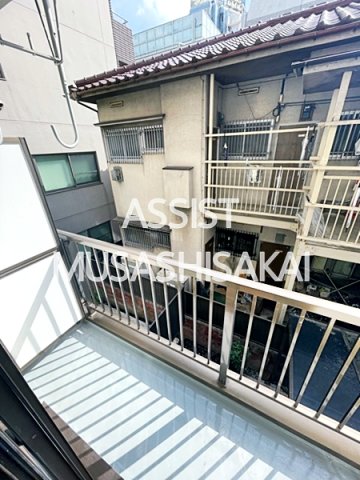 バルコニー　写真：設備同仕様の別物件です
