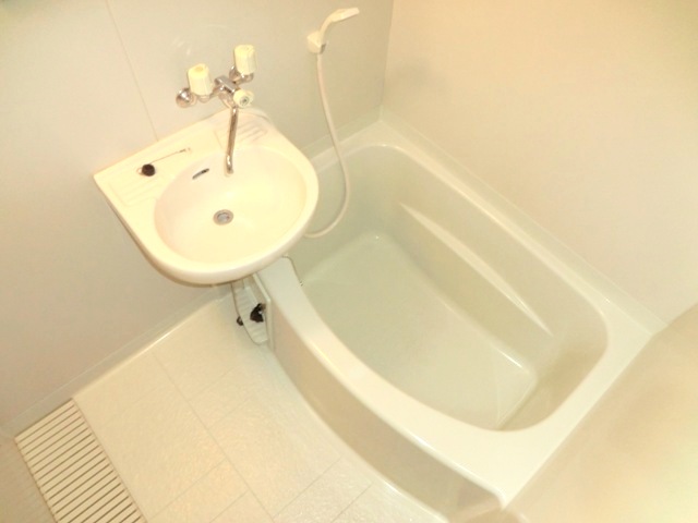 バス・シャワールーム　☆人気のバス・トイレ別です。☆