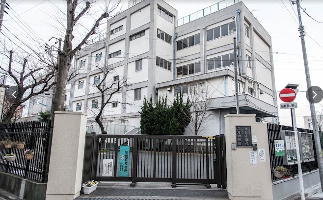 小学校　墨田区立曳舟小学校（小学校）まで381m
