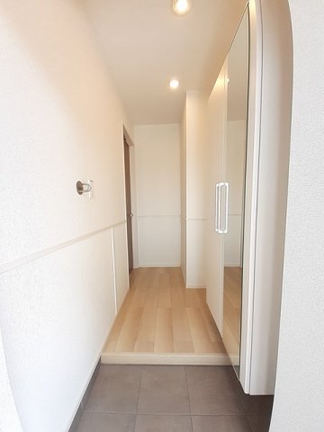 玄関　収納もある玄関です
