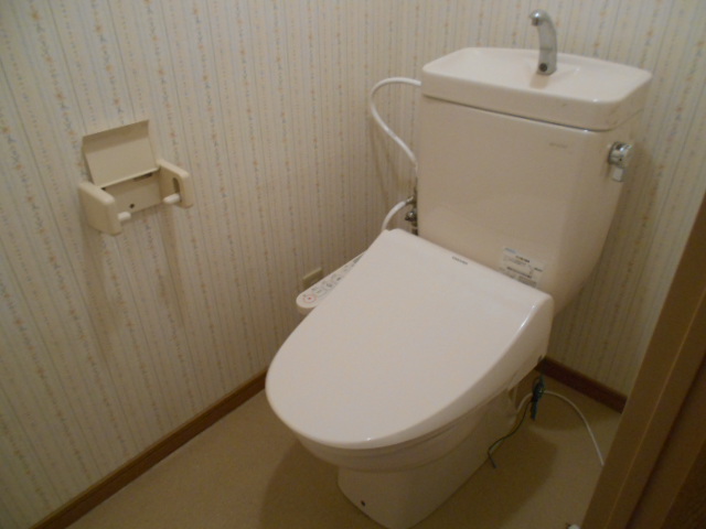 トイレ　温水洗浄便座完備