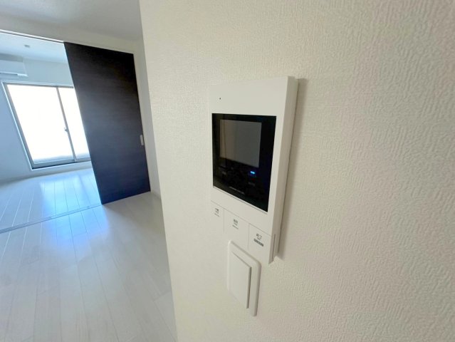 セキュリティ　TVモニターホンで来客が誰か確認してから開けて下さいね
